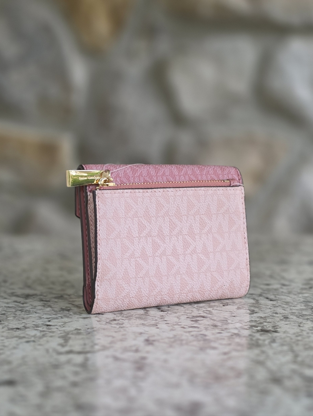 Michael Kors Jet Set Logo Medium Pink Trifold Wallet - Picture 2 of 6